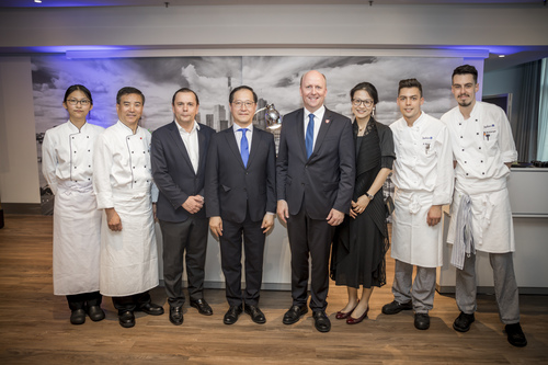 Połączenie marki Jin Jiang International oraz Radisson Hotel Group zaowocowało otwarciem pierwszego hotelu we Frankfurcie pod wspólnym szyldem